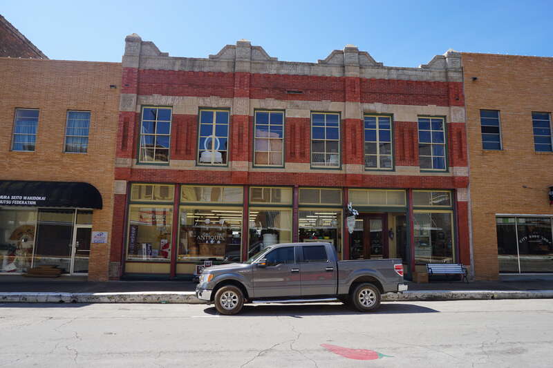 Duncan Depot Antiques in Palestine, Texas (United States).