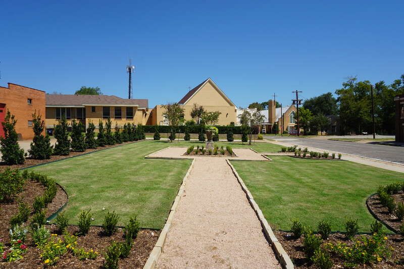 The Pionette Garden Club Landscape Garden in Palestine, Texas (United States).