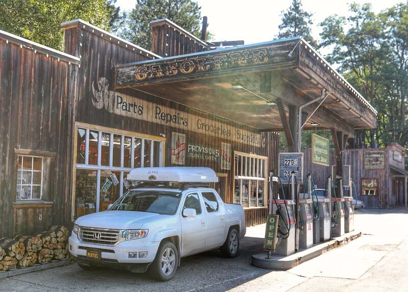 Stopped for gas in Winthrop, Washington. Had a great chat with the wonderful owner after he helped us coax the aging pumps into action. If you come from California, then even the prices seem old-timey.

Excuse my bug-splattered and dusty car, we'd