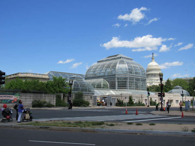 The United States Botanic Garden from the Independence Avenue side of the building.