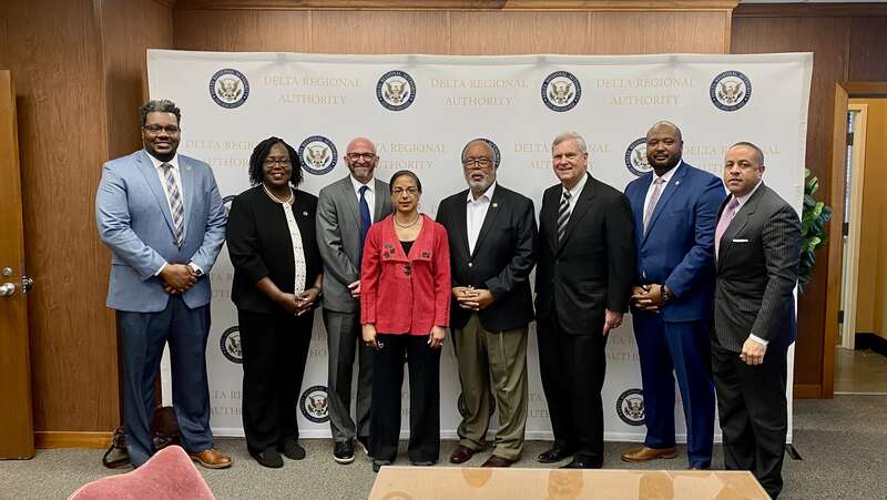 U.S. Department of Agriculture Secretary Tom Vilsack and U.S. Policy Council Director Susan Rice, Congressman Bennie Thompson, MS CD2, and Delta Regional Authority Agenda Chairman Dr. Cory Wiggins arrive and hold a round table session with some local