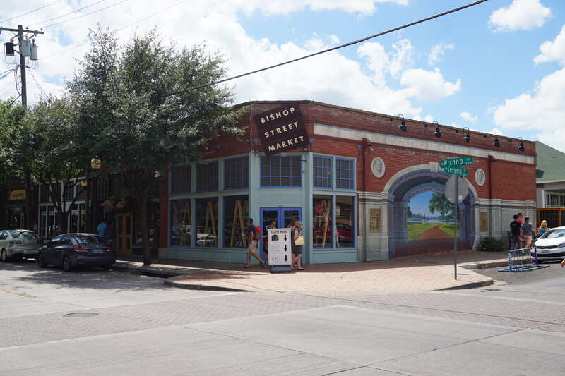 Bishop Street Market in the Bishop Arts District of the Oak Cliff neighborhood in Dallas, Texas (United States).