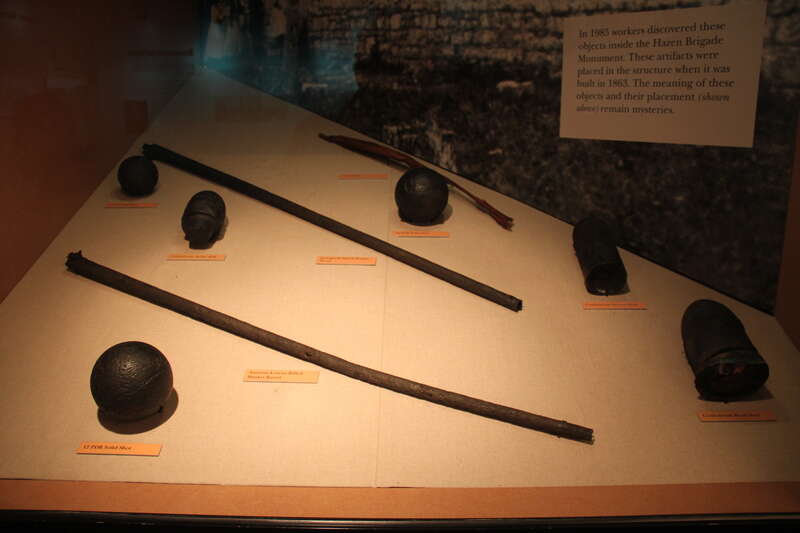 Western Civil War Battlefield, Tennessee. Complete indexed photo collection at WorldHistoryPics.com.