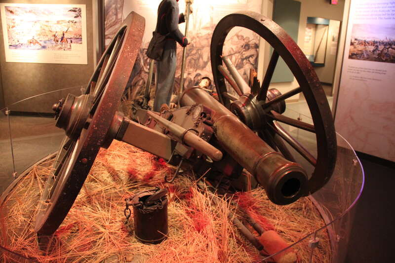 Western Civil War Battlefield, Tennessee. Complete indexed photo collection at WorldHistoryPics.com.