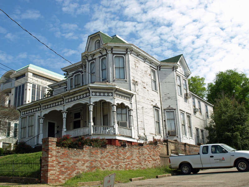 320 Washington Avenue, part of the Dowe Historic District in Montgomery, Alabama