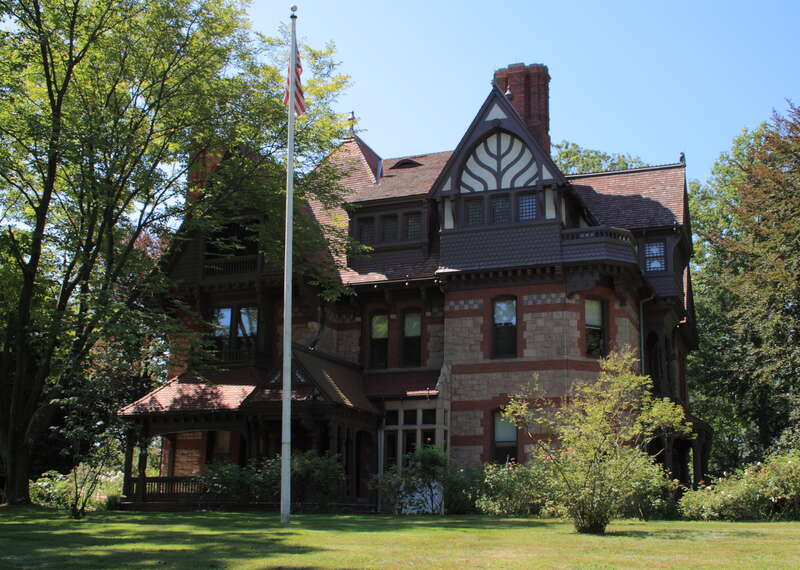 The Chamberlin-Burr Day House, part of the Harriet Beecher Stowe Center, a Registered Historic Place in Hartford, Connecticut

Camera location41° 46′ 03.33″ N, 72° 42′ 00.7″ W View this and other nearby images on: OpenStreetMap 41.767591;  -72.700194