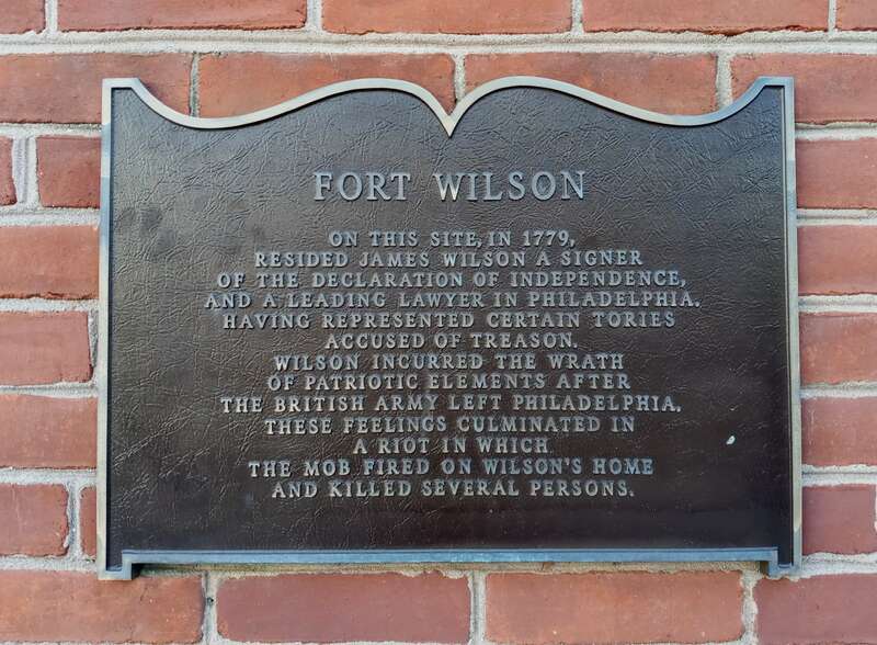 Site of &quot;Fort Wilson&quot; on the southwest corner of 3rd Street and Walnut Street in Philadelphia, Pennsylvania, USA. Fort Wilson was the home of James Wilson, a Founding Father of the United States. Another Founding Father, Judge William Lewis, also