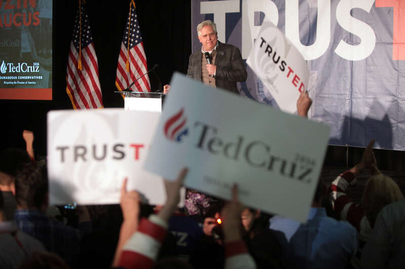 Glenn Beck speaking with supporters of U.S. Senator Ted Cruz after the results of the 2016 Nevada caucuses at his caucus night party at the Bill &amp;amp; Lillie Heinrich YMCA in Las Vegas, Nevada.

Please attribute to Gage Skidmore if used elsewhere.