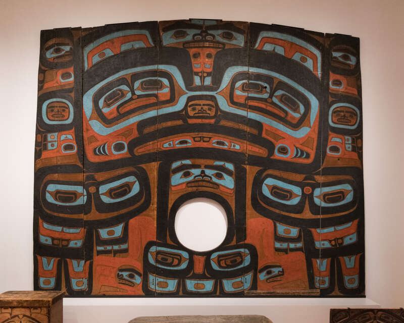 Yéil x'eenh (raven screen). Kadyisdu.axch', Tlingit, Kiks.adi clan, ca. 1810. Gift of John H. Hauberg, 79.98.