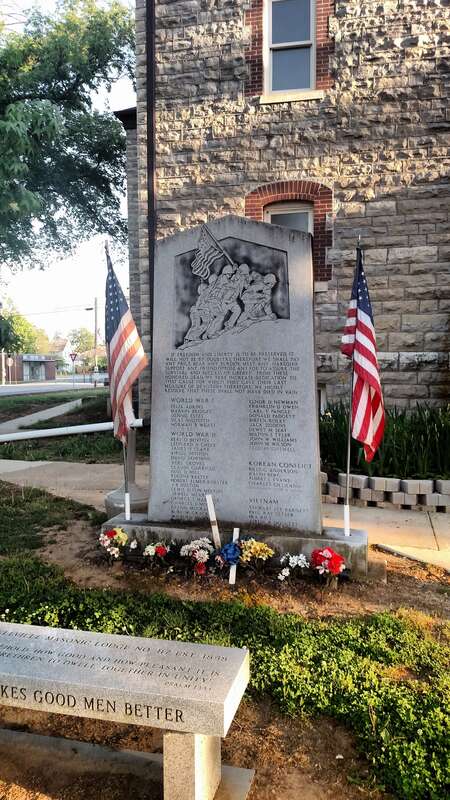 War memorial on Marion County Courthouse grounds
