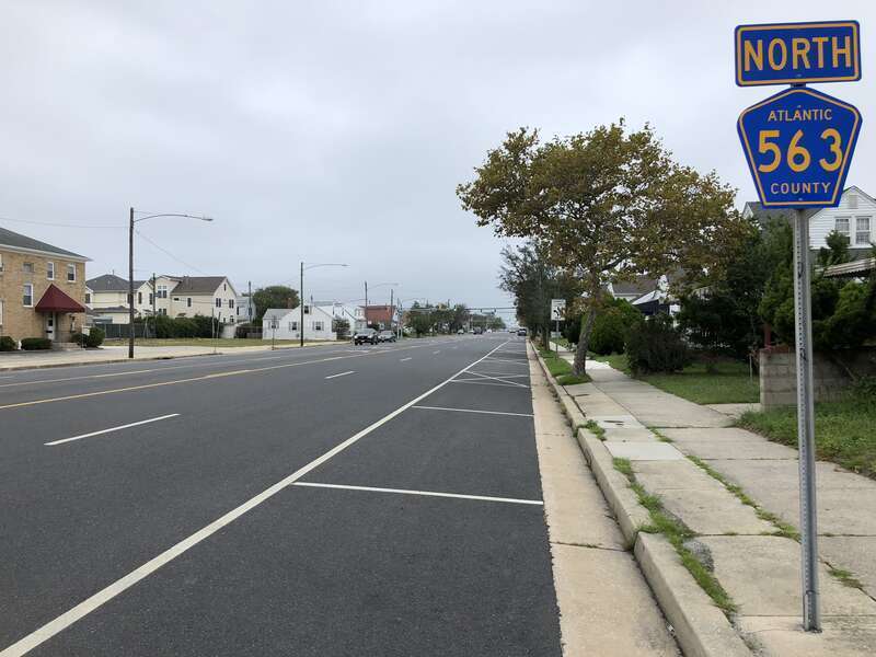 View north along Atlantic County Route 563 (Jerome Avenue) just north of Atlantic County Route 629 (Ventnor Avenue) in Margate City, Atlantic County, New Jersey