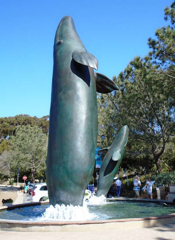 A fountain featuring two breaching whales in front of the Birch Aquarium at the Scripps Institute of Oceanography of the University of San Diego in La Jolla, California.