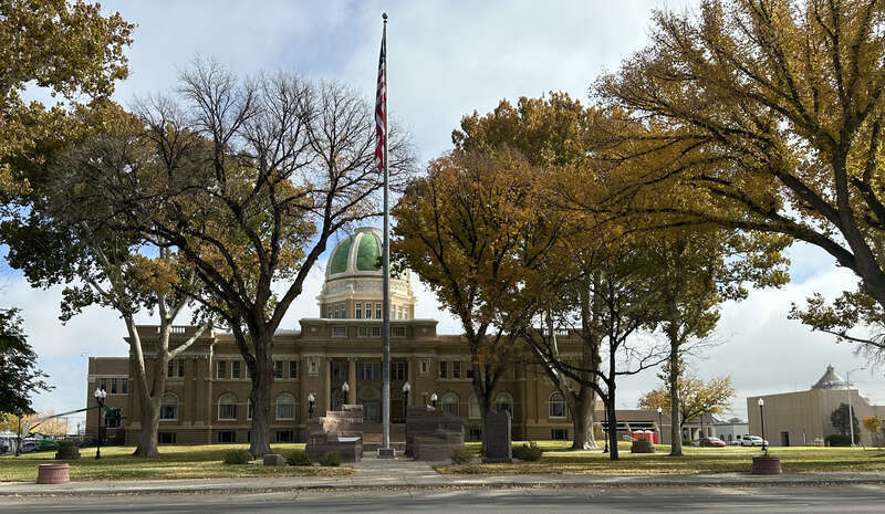 Chaves County Court House
Roswell, New Mexico, USA