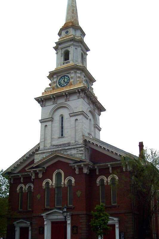 Towering North Church, constructed in 1854 to replace the meeting house built in 1713, dominates the eastern side of the square and can be seen from almost anywhere in the city.