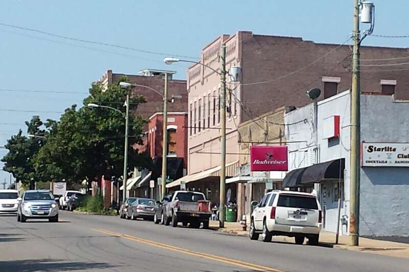 Ouachita Avenue Historic District, looking west