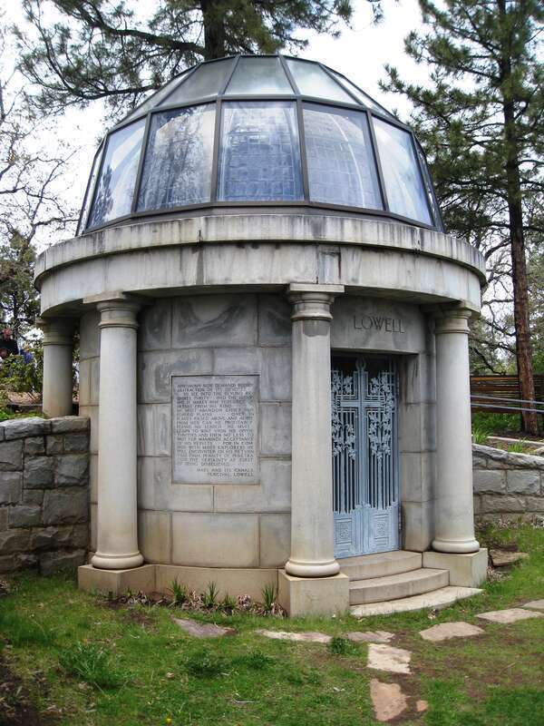 Percival Lowell mausoleum on Mars Hill near Lowell Observatory
en.wikipedia.org/wiki/Percival_Lowell
Lowell Observatory
Flgstaff, Arizona

sw2 341