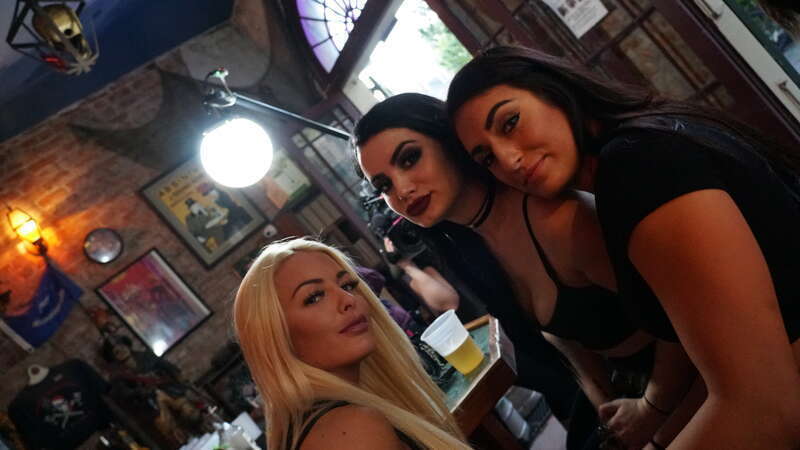 NOLA 2018 - WWE Total Diva 
Arriver par hasard dans le tournage de 'Total Diva', ca c'est fait ... 

( Deux semaines a Nola pour la ville et pour WWE Wrestlemania XXXIV

Two weeks Nola for the city and for WWE Wrestlemania XXXIV )