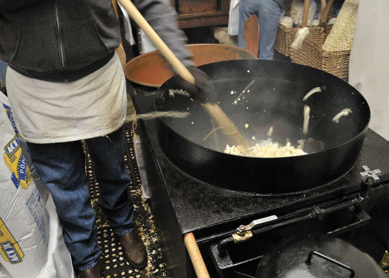 can you see the popcorn popping out ???