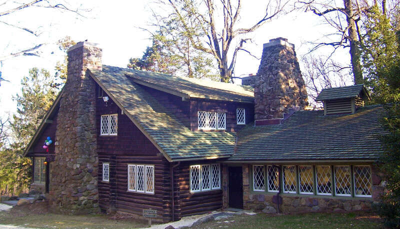 Main house at Craftsman Farms in Parsippany, NJ, USA. Gustav Stickley organized a sustainable community here in the early 20th century; it has been designated a U.S. National Historic Landmark.