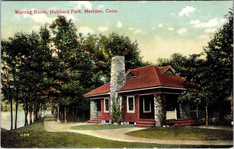 Divided back postcard of the Hubbard Park waiting station