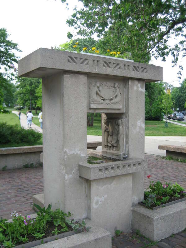 Horse Show Fountain, architect Frank Lloyd Wright, sculptor Richard Bock. 1909, relocated and restored 1969. Currently located in Scoville Park, Oak Park, Illinois. The park is listed on the U.S. National Register of Historic Places.