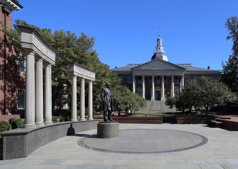 Thurgood Marshall statue and Maryland State House