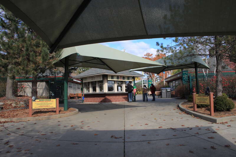 The admission window at the entrance of Beardsley Zoo


Camera location41° 12′ 34.02″ N, 73° 10′ 55.79″ W View this and other nearby images on: OpenStreetMap 41.209451;  -73.182163