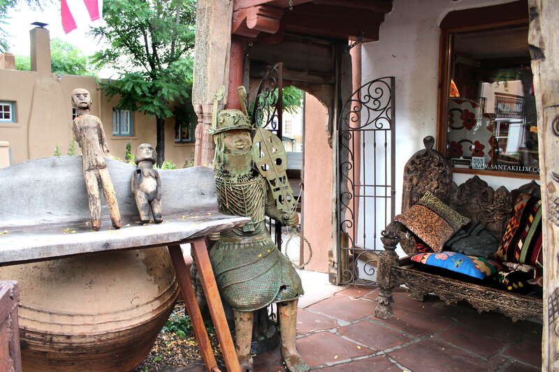 Canyon Road - Santa Fe, New Mexico, USA /Santa Kilim Gallery/