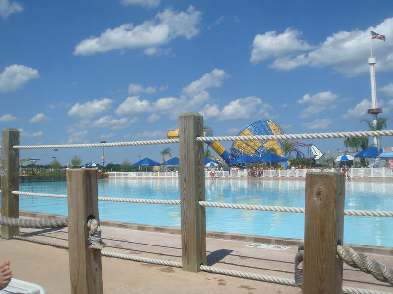 Hurricane Harbor Wave Pool