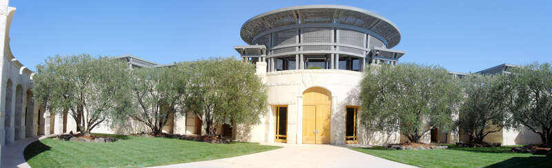 One of the biggest names in the wine-making business, Opus One started out as a collaborative venture between Robert Mondavi and the late Baron Philippe De Rothschild. A sprawling winery, it uses only state-of-the-art production techniques and turns