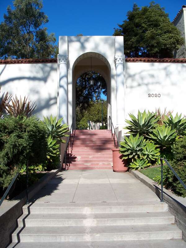 Ebbets hall, Riviera campus. 2020 Alameda Padre Serra. Santa Barbara, California, USA