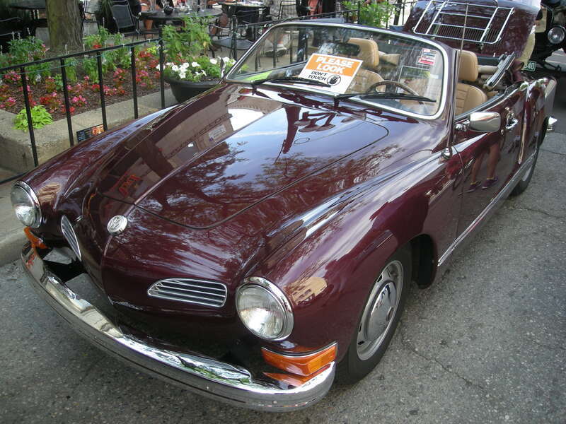 A 1972 Volkswagen Karmann Ghia at the 2014 Rolling Sculpture Car Show in Ann Arbor, Michigan (United States).