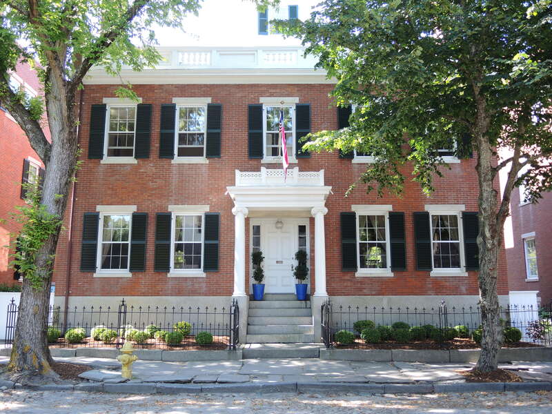 One of the &quot;Three Bricks&quot; on Main Street in en:Nantucket