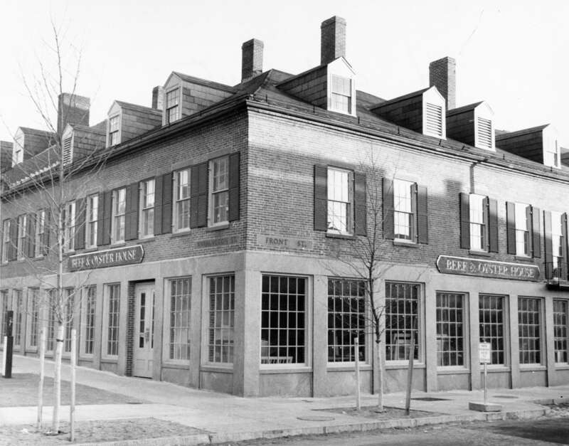 Beef and Oyster House
143 Washington Streets
Salem, Massachusetts
Photograph by Fred Abodeely
c. 1975
&amp;lt;a href=&quot;https://digitalrepository.salemstate.edu/handle/20.500.13013/2573&quot; rel=&quot;noreferrer nofollow&quot;&amp;gt; Beef and Oyster House