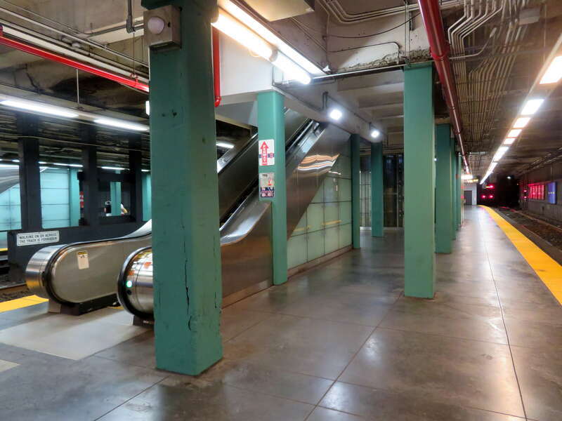 Escalator on the inbound platform at Kenmore station in July 2019