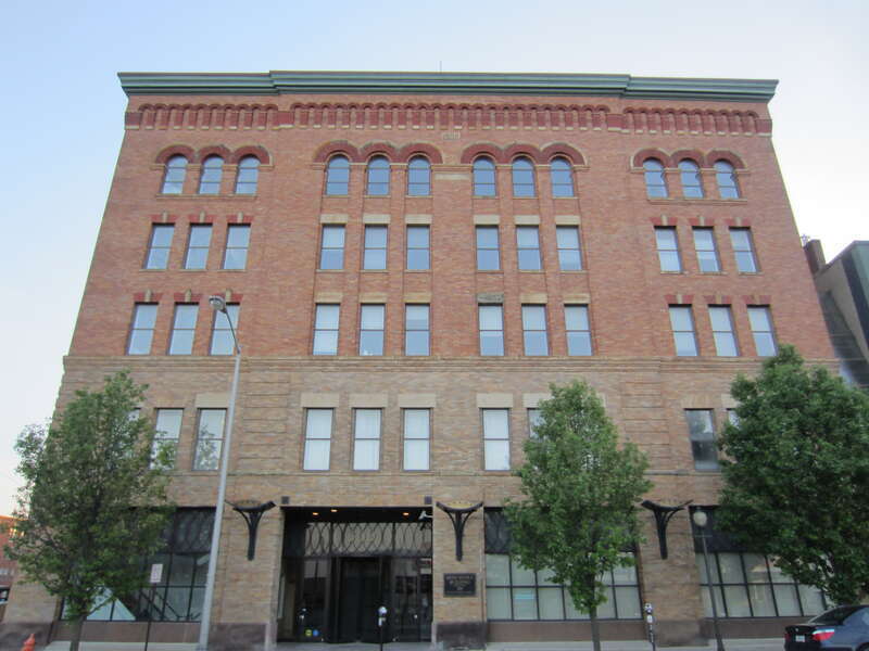 Front of the United States Carriage Company Building, located at 309-319 S. Fourth Street (U.S. Route 33) in downtown Columbus, Ohio, United States.  Built in 1902, it is listed on the National Register of Historic Places.