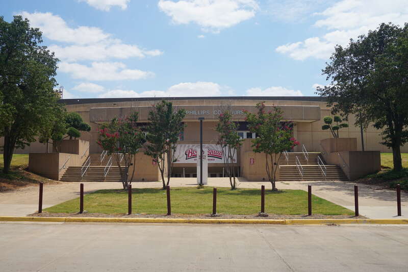 The Lloyd Noble Center on the campus of the University of Oklahoma in Norman, Oklahoma (United States).
