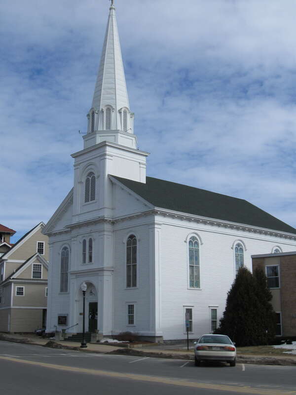 Evangelical Baptist Church (Laconia, New Hampshire).  Photo by Ken Gallager, February 15, 2010.