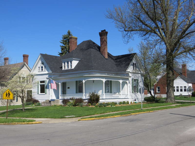 Queen Anne/bungalow style house in East Main Street Historic District, Danville, Kentucky, USA 





This is an image of a place or building that is listed on the National Register of Historic Places in the United States of America. Its reference