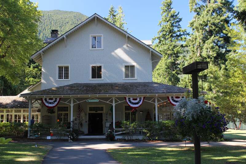 Lake Crescent Lodge. Washington.