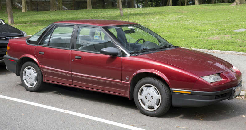 1995 Saturn SL1 in good condition. 1.9-liter MPFI engine, built in Spring Hill, TN.