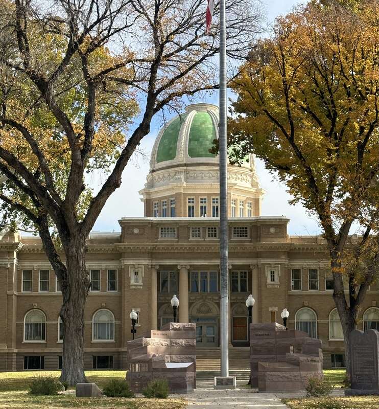 Chaves County Court House
Roswell, New Mexico, USA