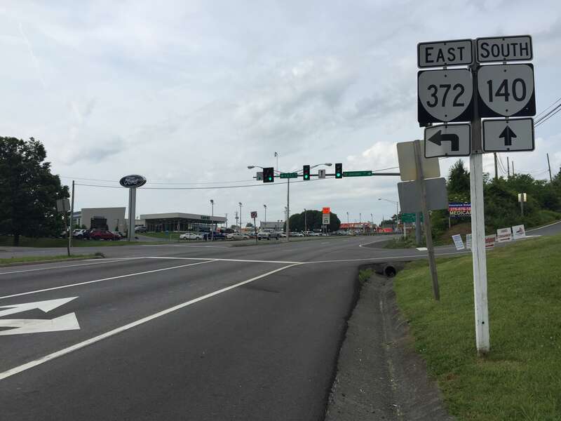 View south along Virginia State Route 140 (Old Jonesboro Road) at Virginia State Route 372 (Virginia Highland Community College Drive) in Abingdon, Washington County, Virginia
