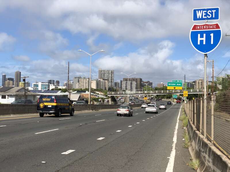 View west along Interstate H-1 (Lunalilo Freeway) between Exit 24B and Exit 24A in Honolulu, Oahu, Hawaii