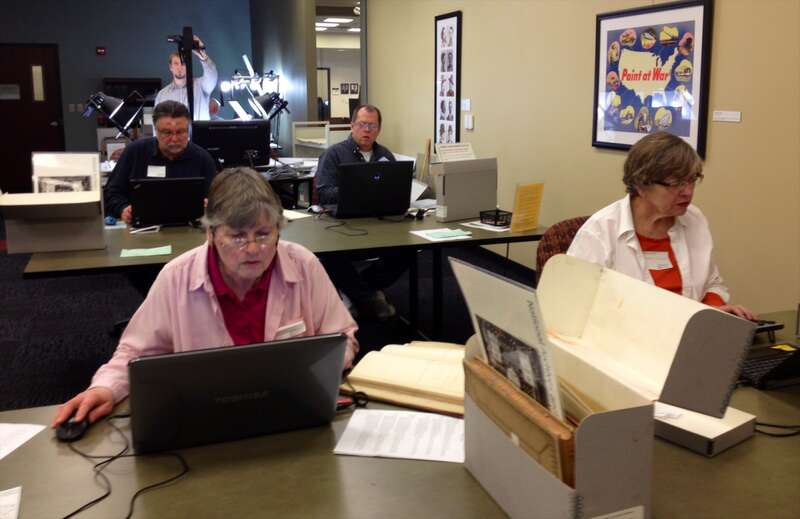 Citizen Archivist event; Location: National Archives at Kansas City - RMKC Research Room, Kansas City, MO; Photographer: Elizabeth Burnes