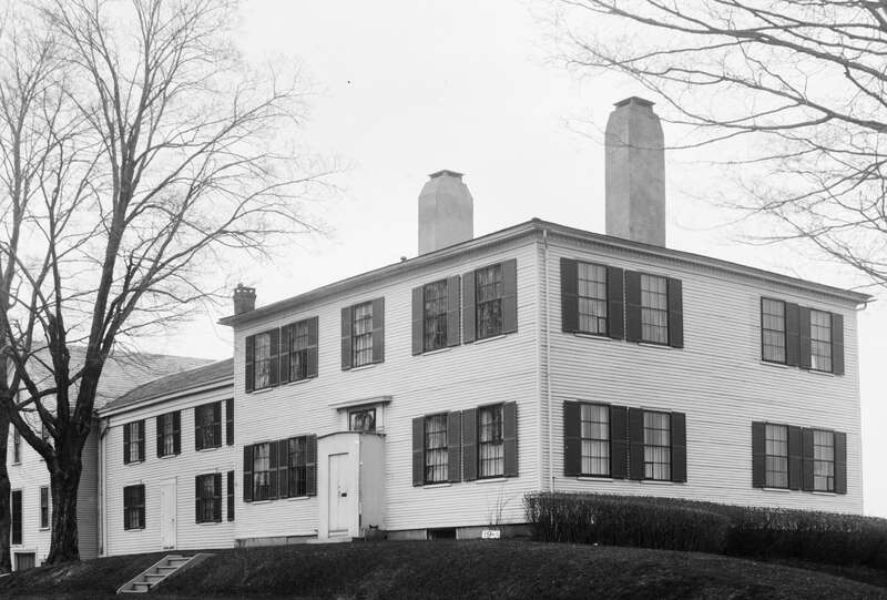 Front of the Benjamin Field House, located at 139 High Street in Belfast, Maine, United States.  Built in 1809, it is part of the Belfast Historic District, a historic district that is listed on the National Register of Historic Places.