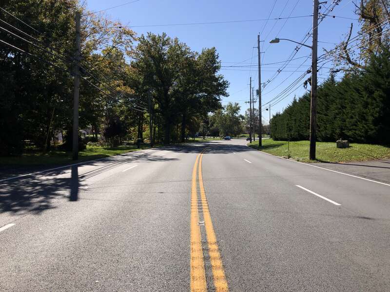 View south along New Jersey State Route 31 (Pennington Road) at Drake Lane in Hopewell Township, Mercer County, New Jersey