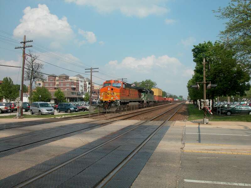 20040511 23 BNSF Downers Grove, IL
