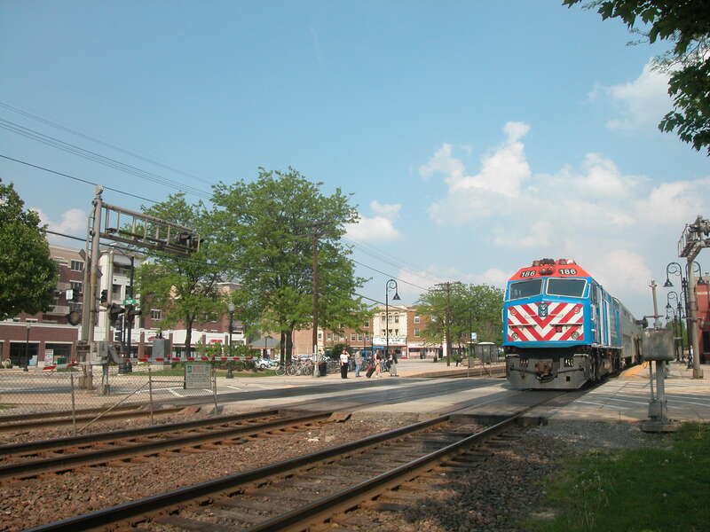 20040511 35 Metra Downers Grove, IL