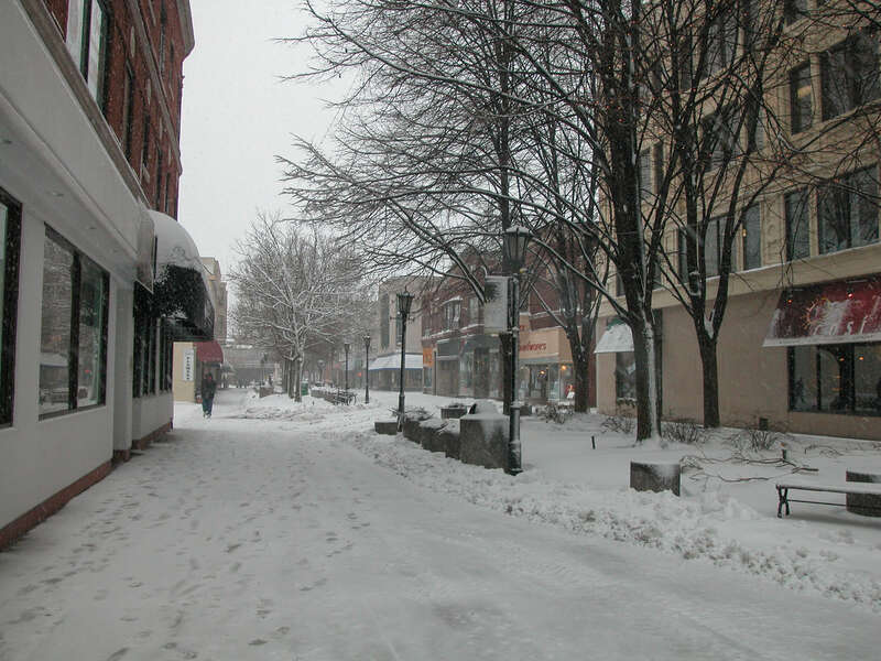 20050105 17 Marion St. near Lake St